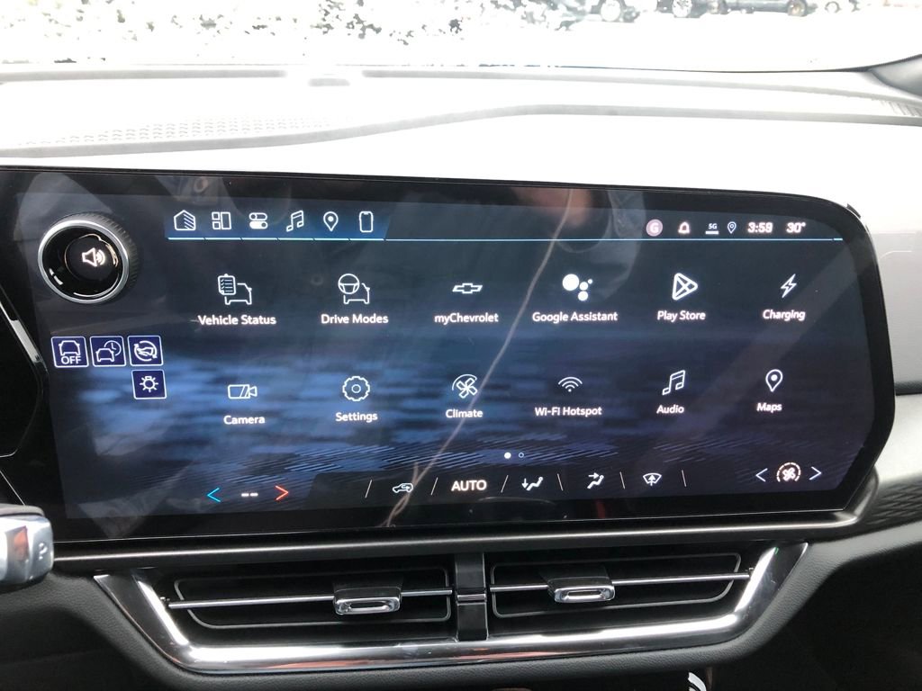 New 2026 Chevrolet Equinox EV LT image 17