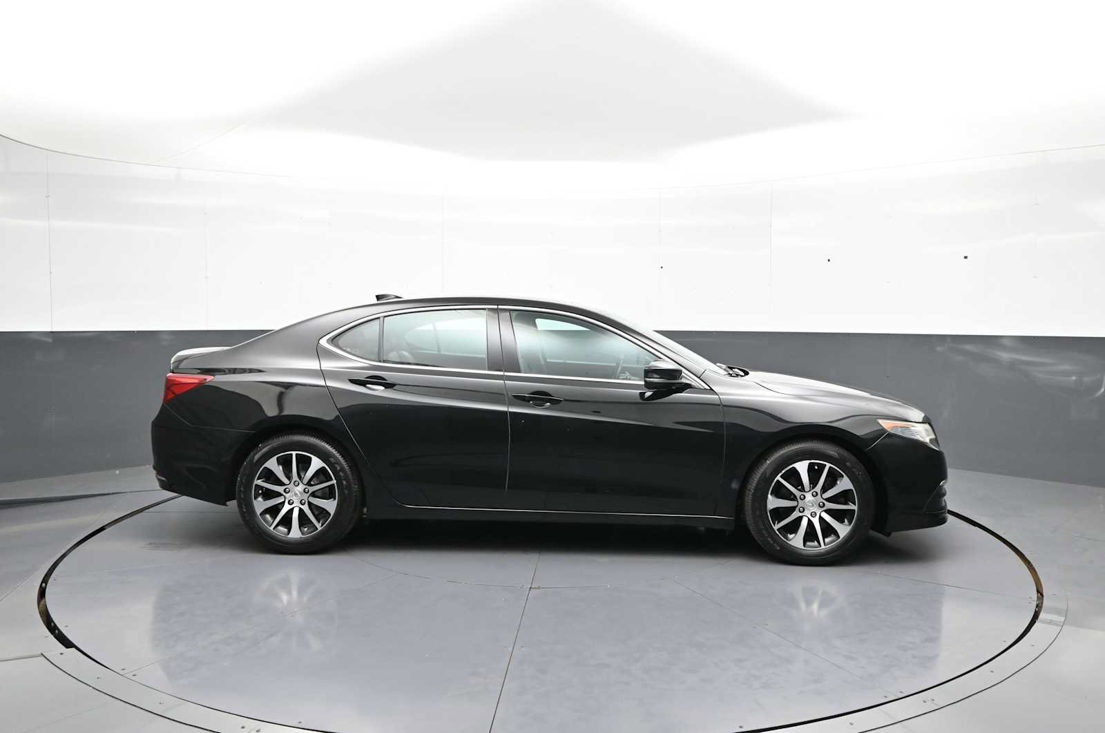 Used 2016 Acura TLX FWD image 4