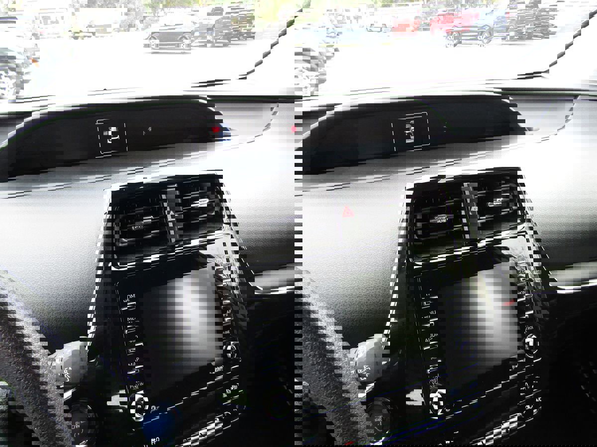 Used 2022 Toyota Prius LE image 12