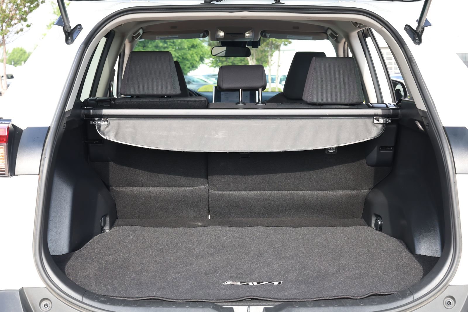 Used 2024 Toyota RAV4 XLE w/ Weather Package image 33