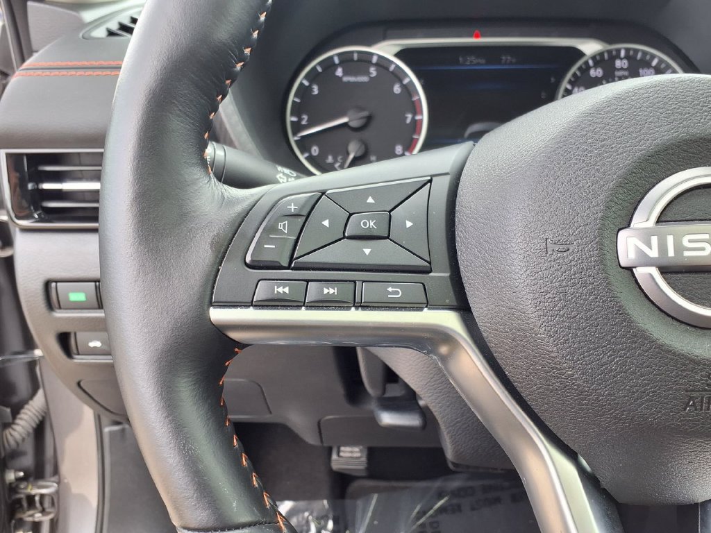 Used 2025 Nissan Sentra SR w/ SR Premium Package FWD image 18