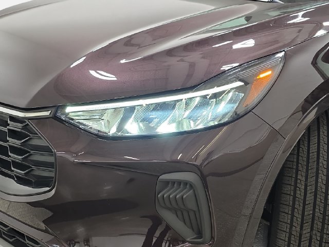 Used 2023 Ford Escape ST-Line w/ Tech Pack #1 FWD image 30