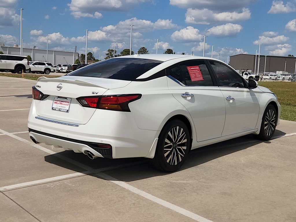 Used 2023 Nissan Altima 2.5 SV w/ SV Premium Package image 5