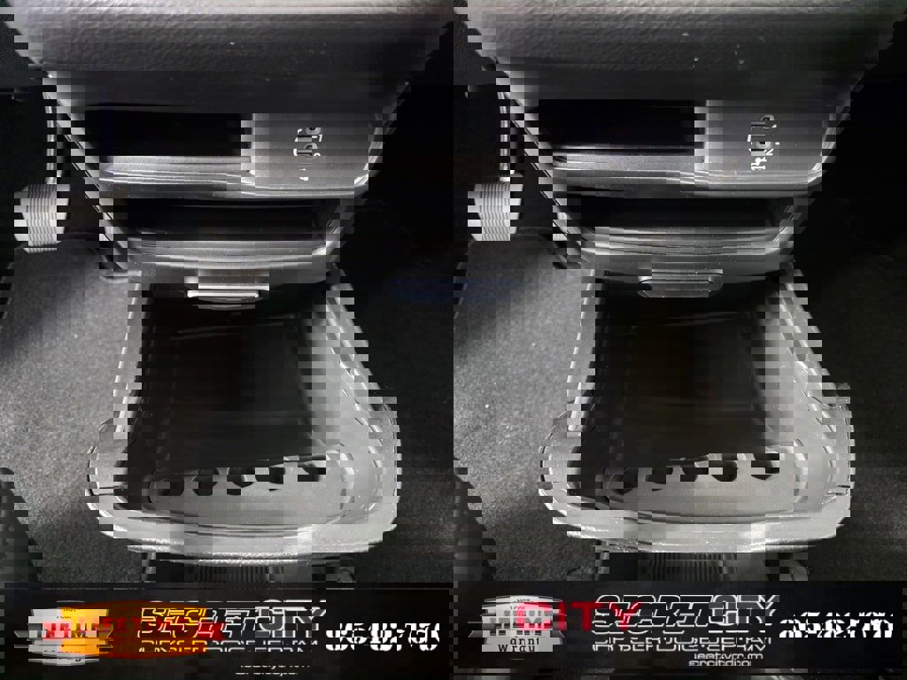 New 2026 Chrysler Voyager LX image 23