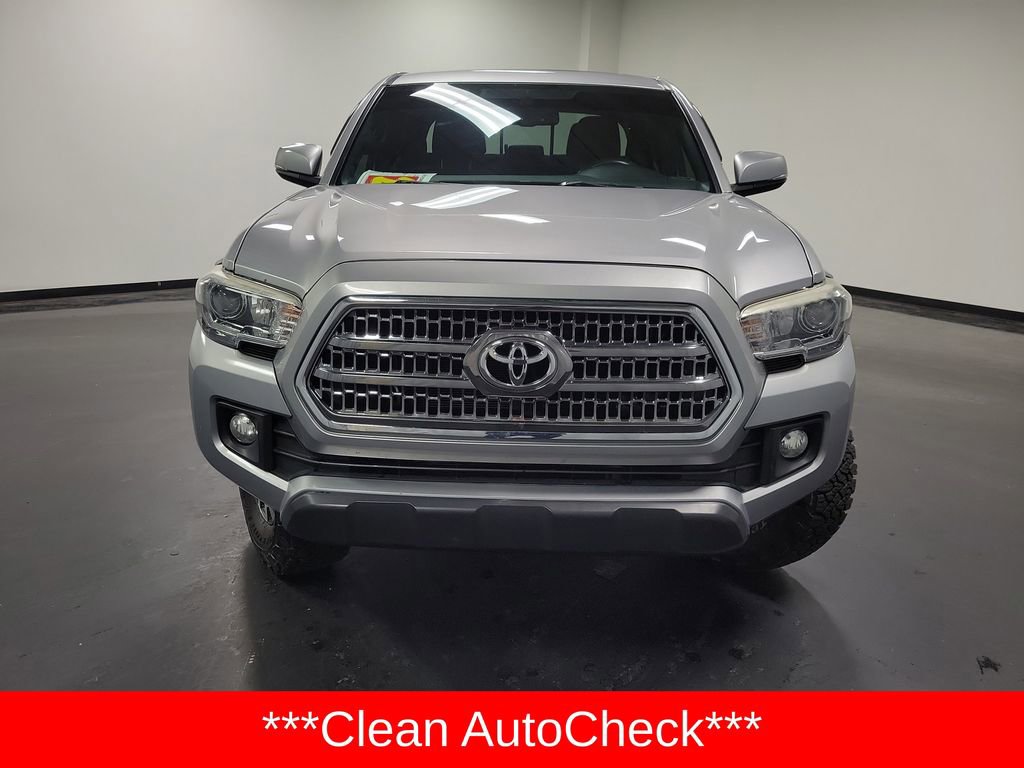 Used 2017 Toyota Tacoma TRD Off-Road w/ Premium & Technology Package image 2