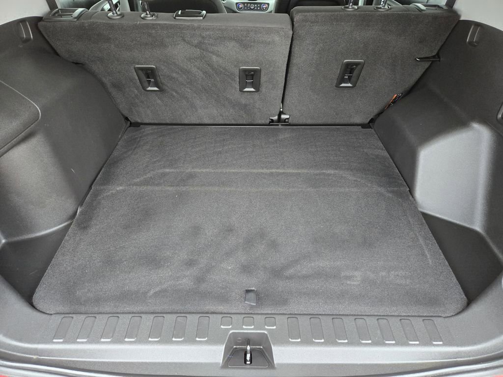 Used 2022 GMC Terrain SLE w/ Driver Convenience Package FWD image 30