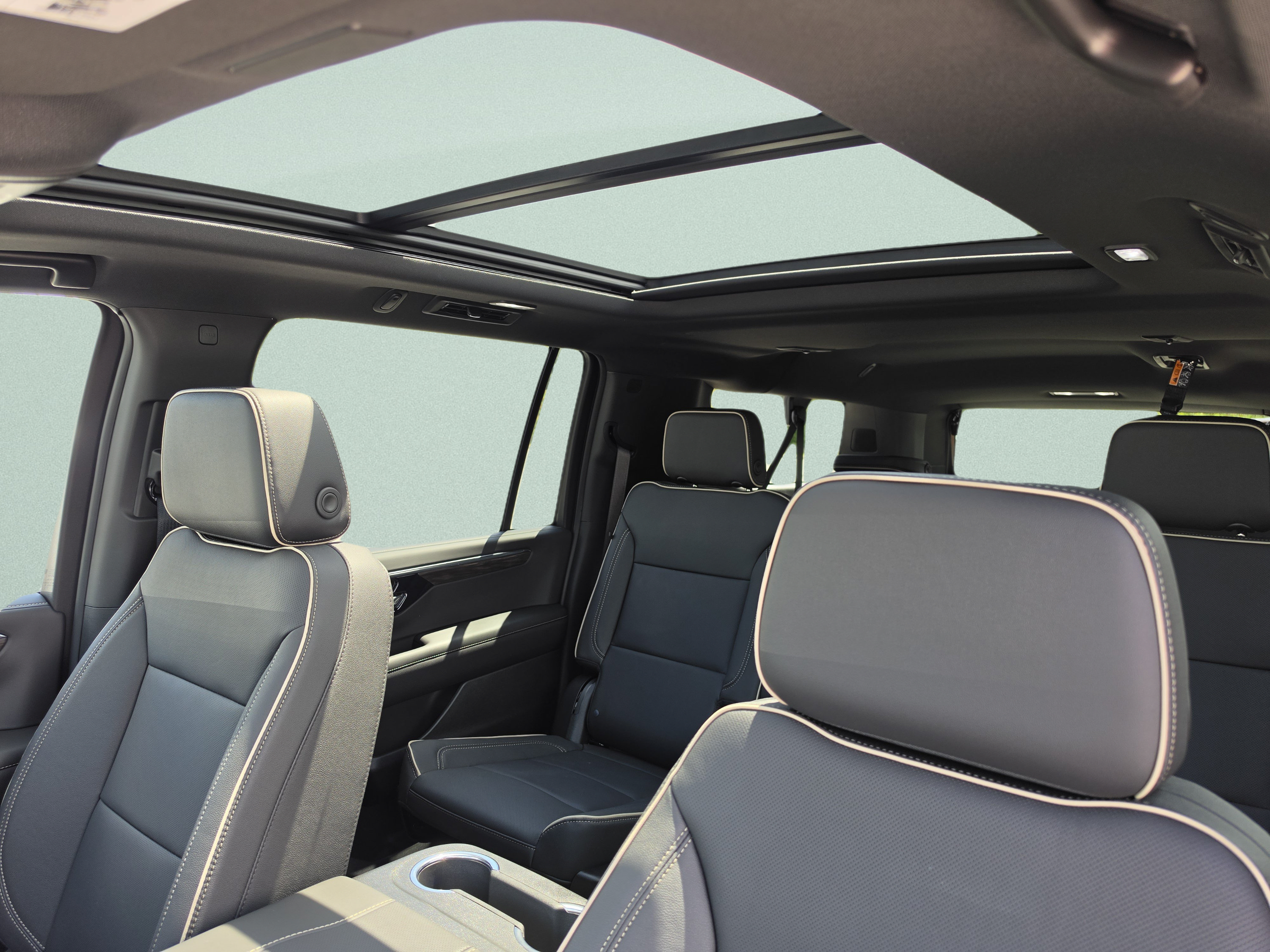 New 2026 Chevrolet Suburban Premier w/ Sun And Tow Package RWD image 29