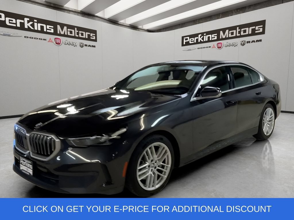 Used 2024 BMW 530i xDrive AWD/4WD image 1