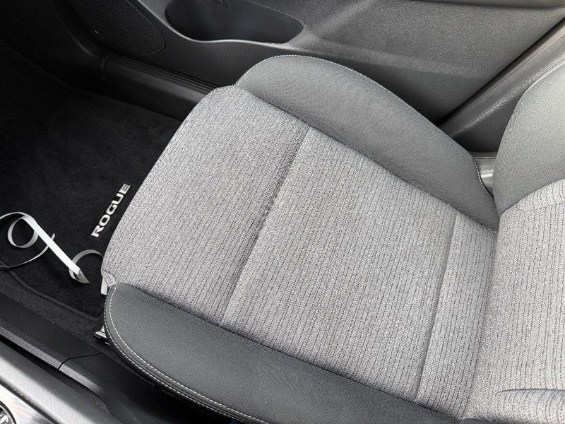 Used 2021 Nissan Rogue SV image 26