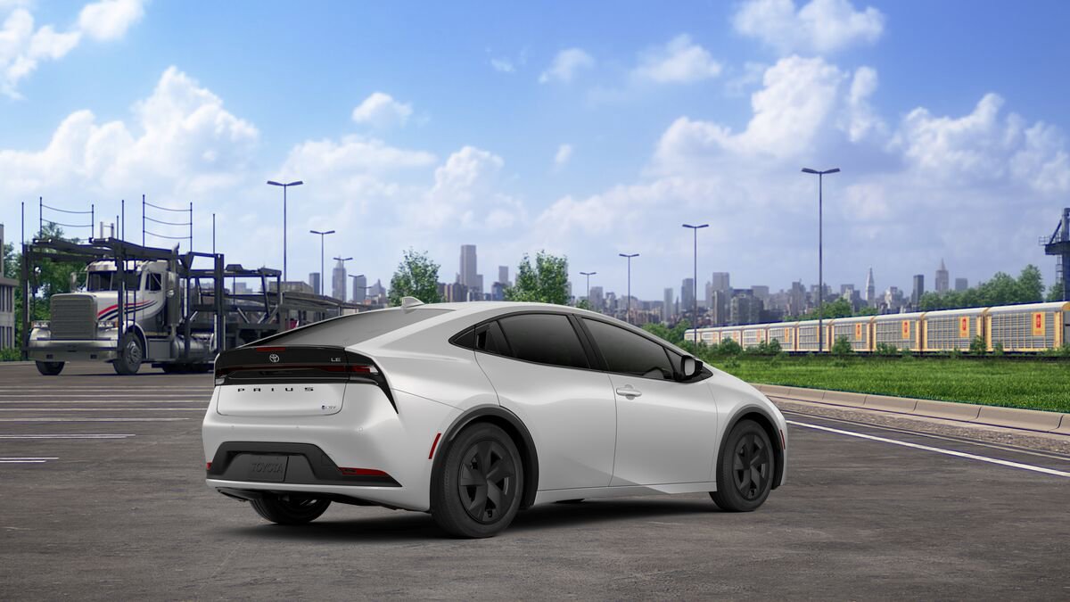 New 2026 Toyota Prius LE image 10