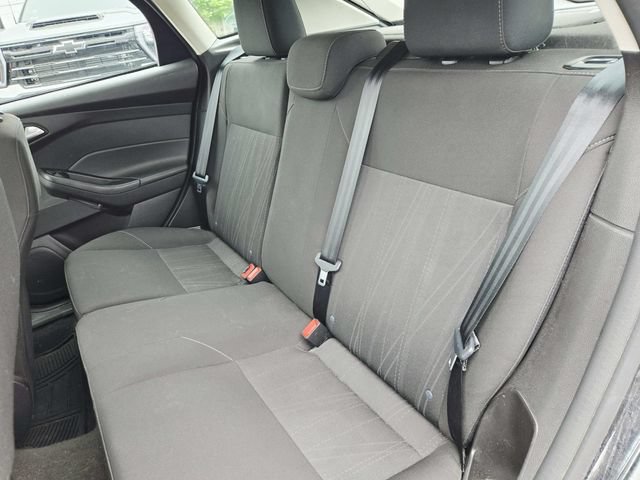 Used 2018 Ford Focus SEL w/ Cold Weather Package FWD image 10