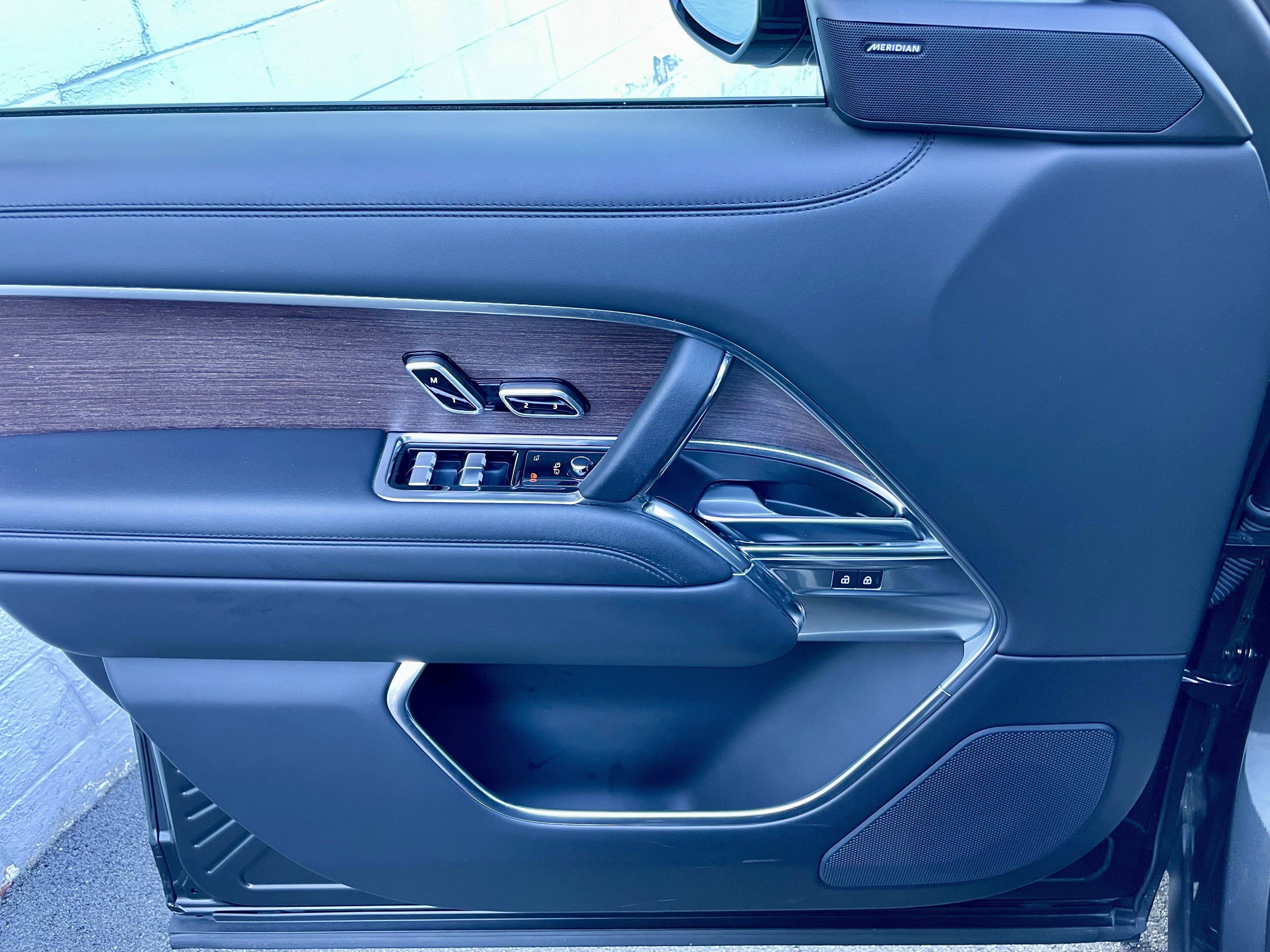 Certified 2023 Land Rover Range Rover SE image 12