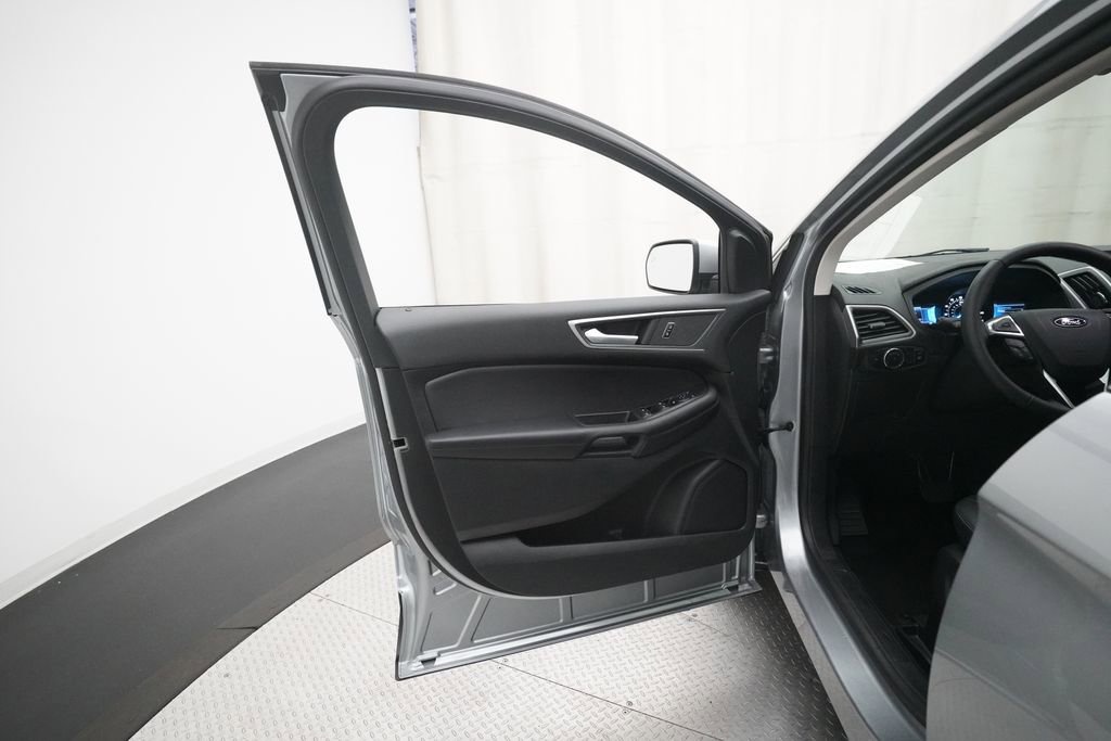 Used 2024 Ford Edge SEL w/ Convenience Package image 30