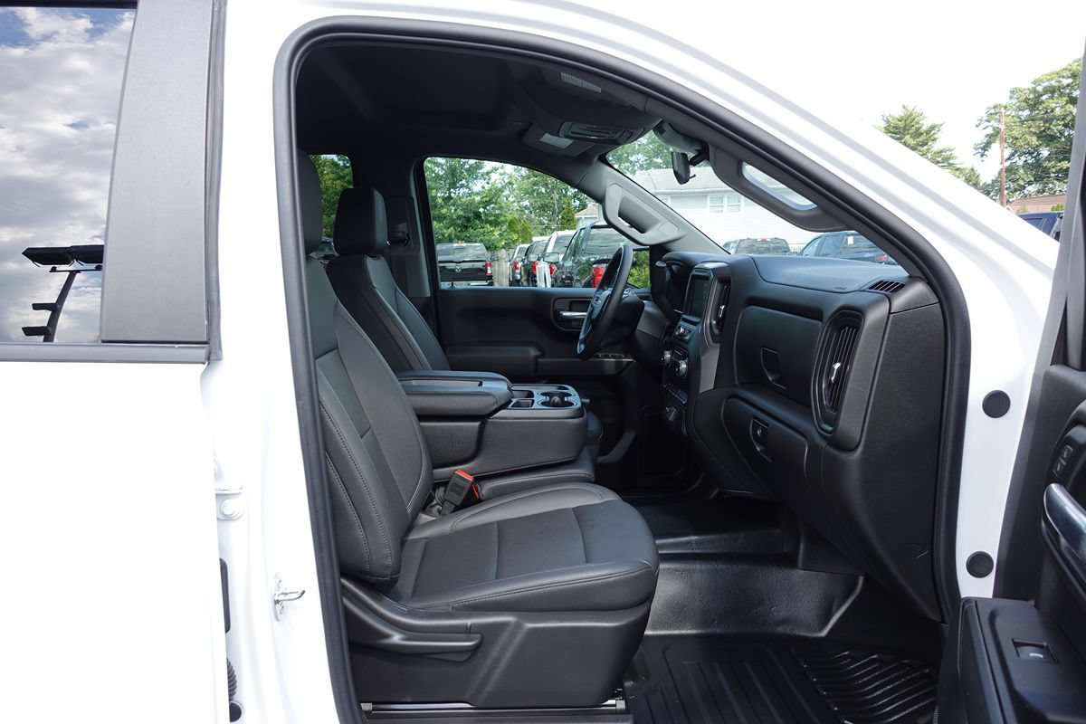 Used 2024 Chevrolet Silverado 1500 W/T w/ WT Value Package AWD/4WD image 32