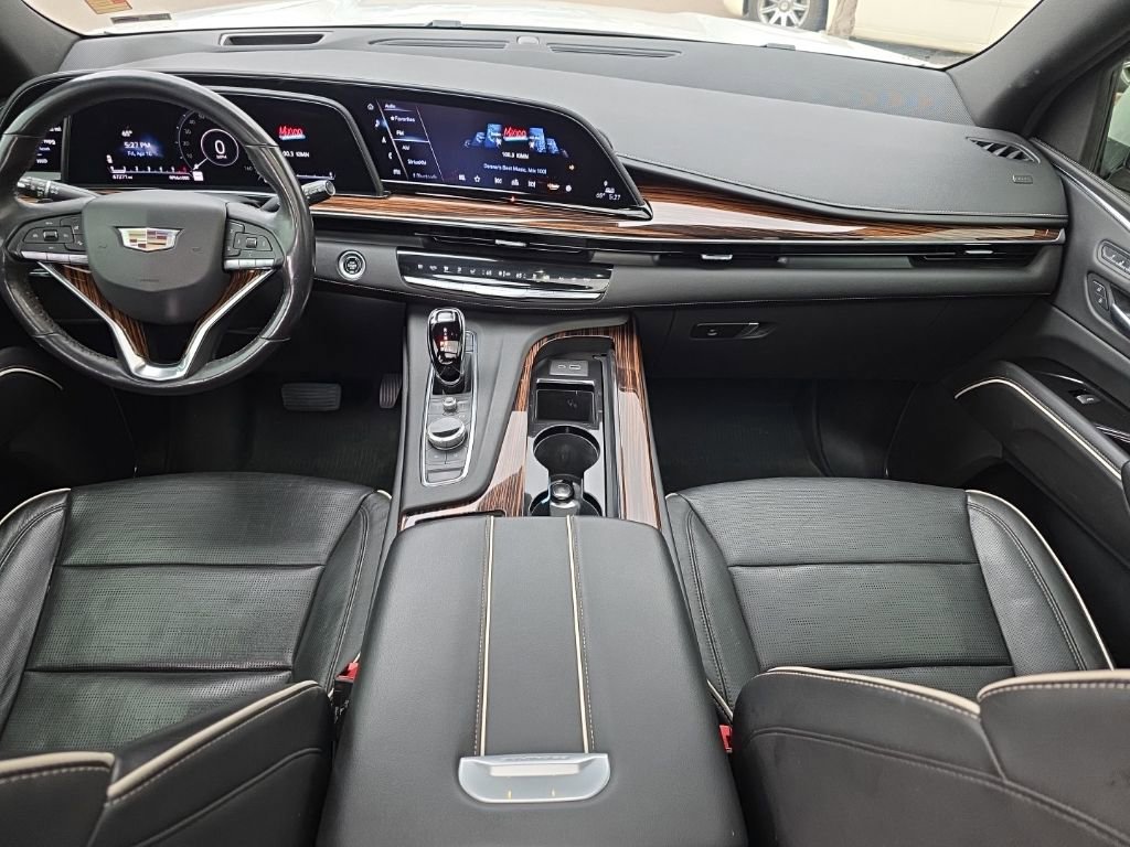 Used 2021 Cadillac Escalade Premium Luxury w/ LPO, Illumination Package image 15