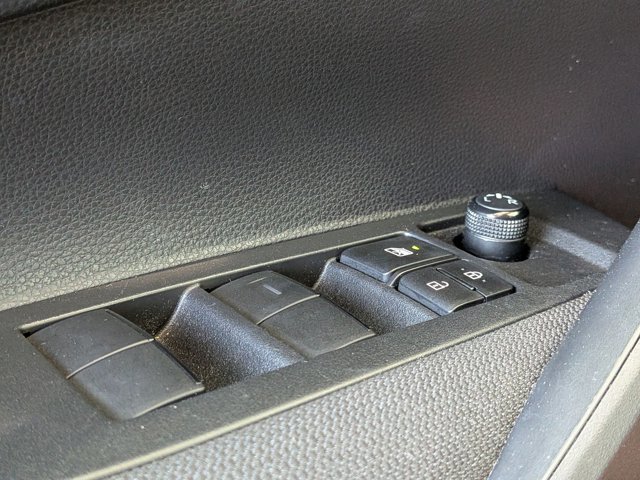 Used 2023 Toyota Corolla LE image 4