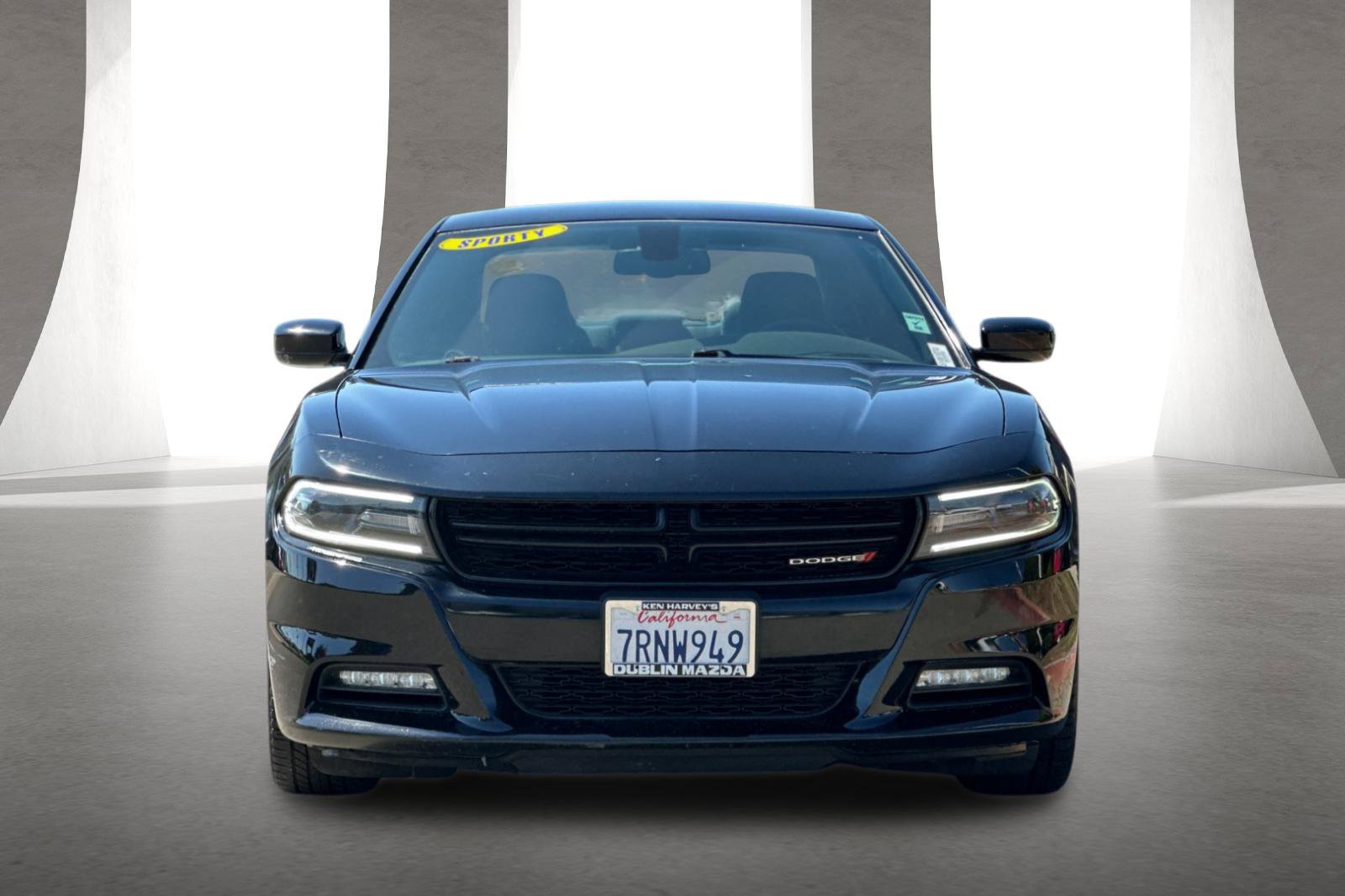 Used 2016 Dodge Charger SXT RWD image 9