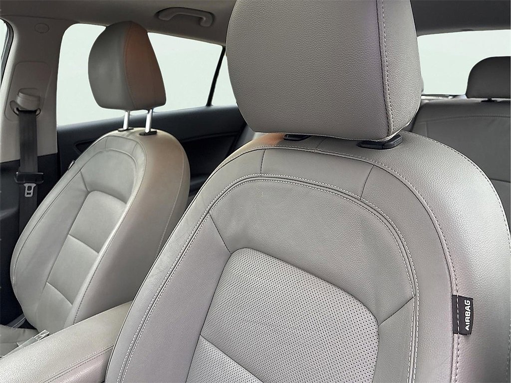 Used 2015 Kia Forte EX w/ EX Premium Package image 18