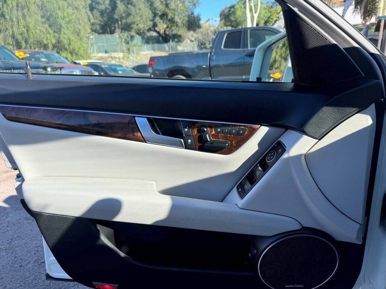 Used 2012 Mercedes-Benz C 250 Sedan image 7