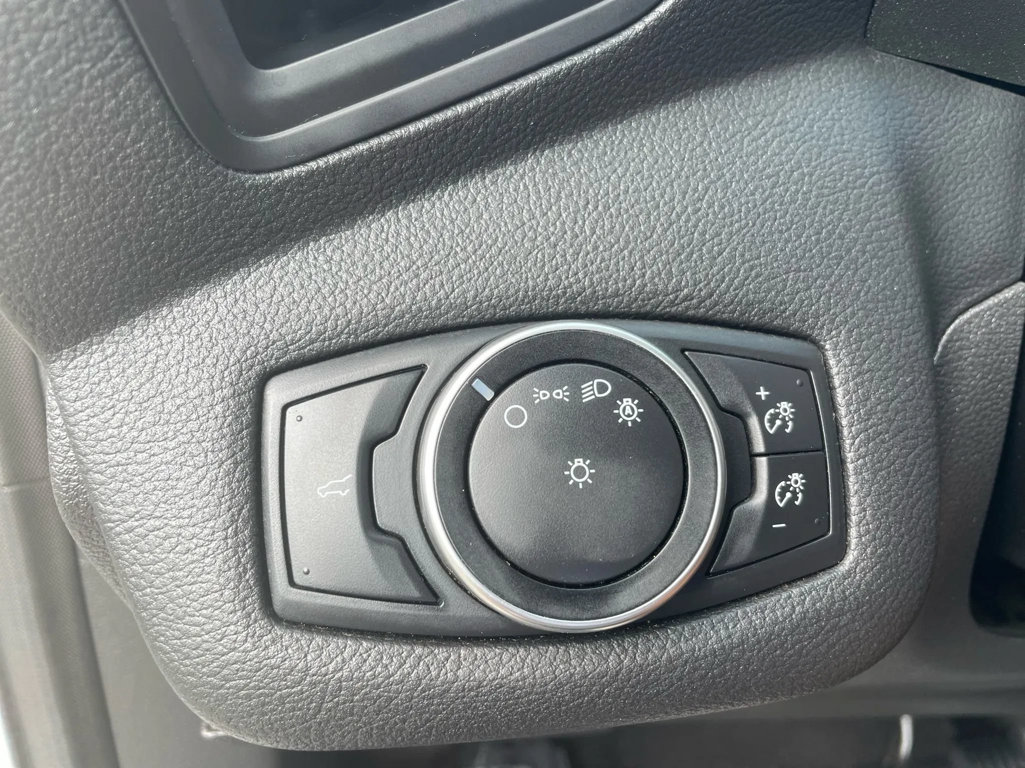 Used 2017 Ford Escape S FWD image 26