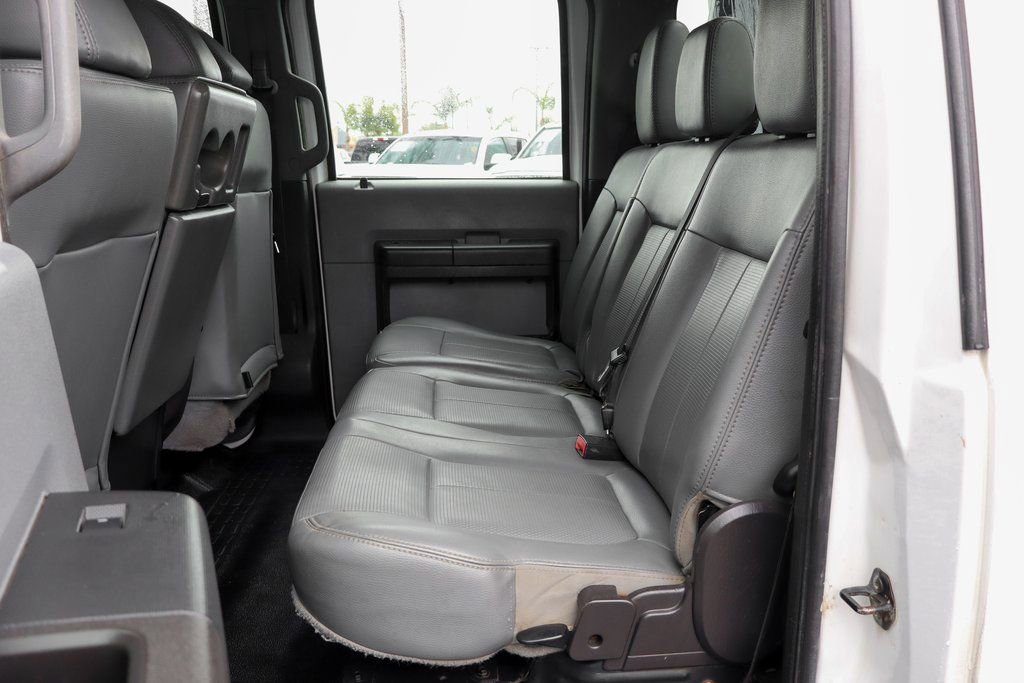Used 2011 Ford F550 4x4 Crew Cab Super Duty w/ Payload Upgrade Pkg image 31