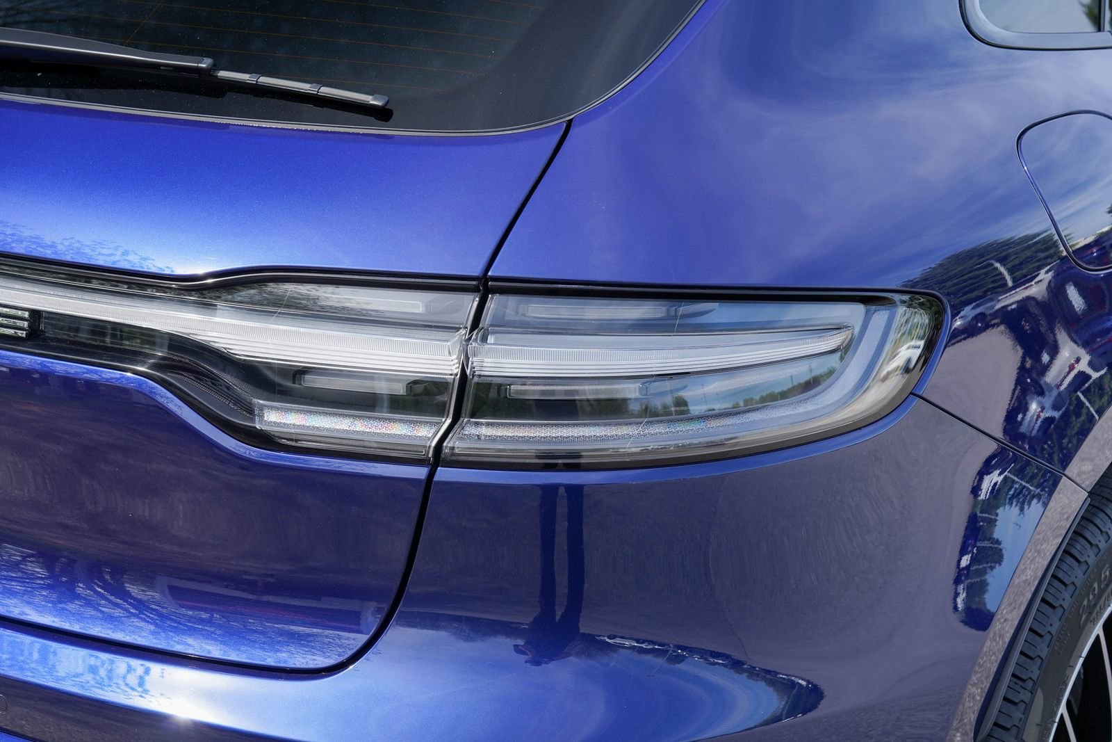 Certified 2025 Porsche Macan image 14