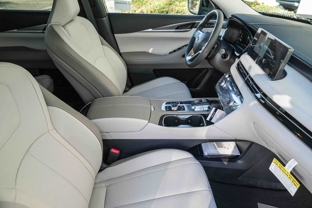 Certified 2026 INFINITI QX60 Pure w/ Cargo Package FWD image 15