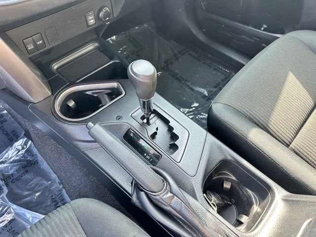 Used 2018 Toyota RAV4 LE w/ All Weather Liner Package AWD/4WD image 19