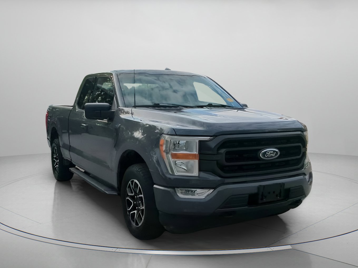 Used 2021 Ford F150 XLT w/ Equipment Group 301A Mid AWD/4WD image 4