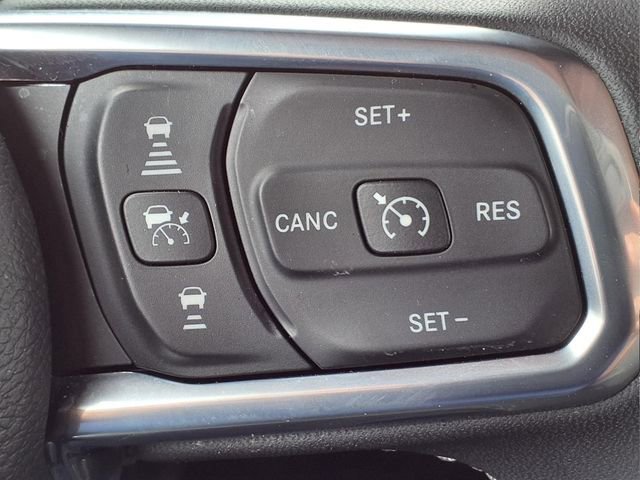 Used 2025 Jeep Wrangler Unlimited Sahara AWD/4WD image 21