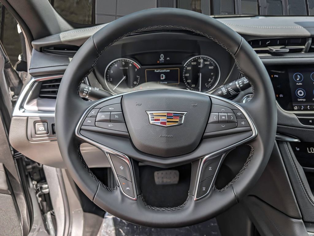 New 2025 Cadillac XT5 Luxury image 24