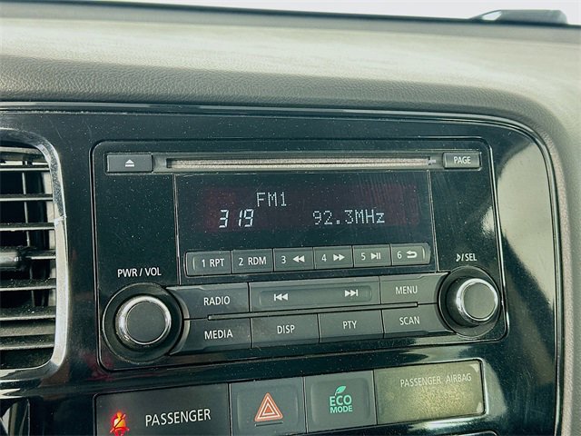 Used 2014 Mitsubishi Outlander ES image 13