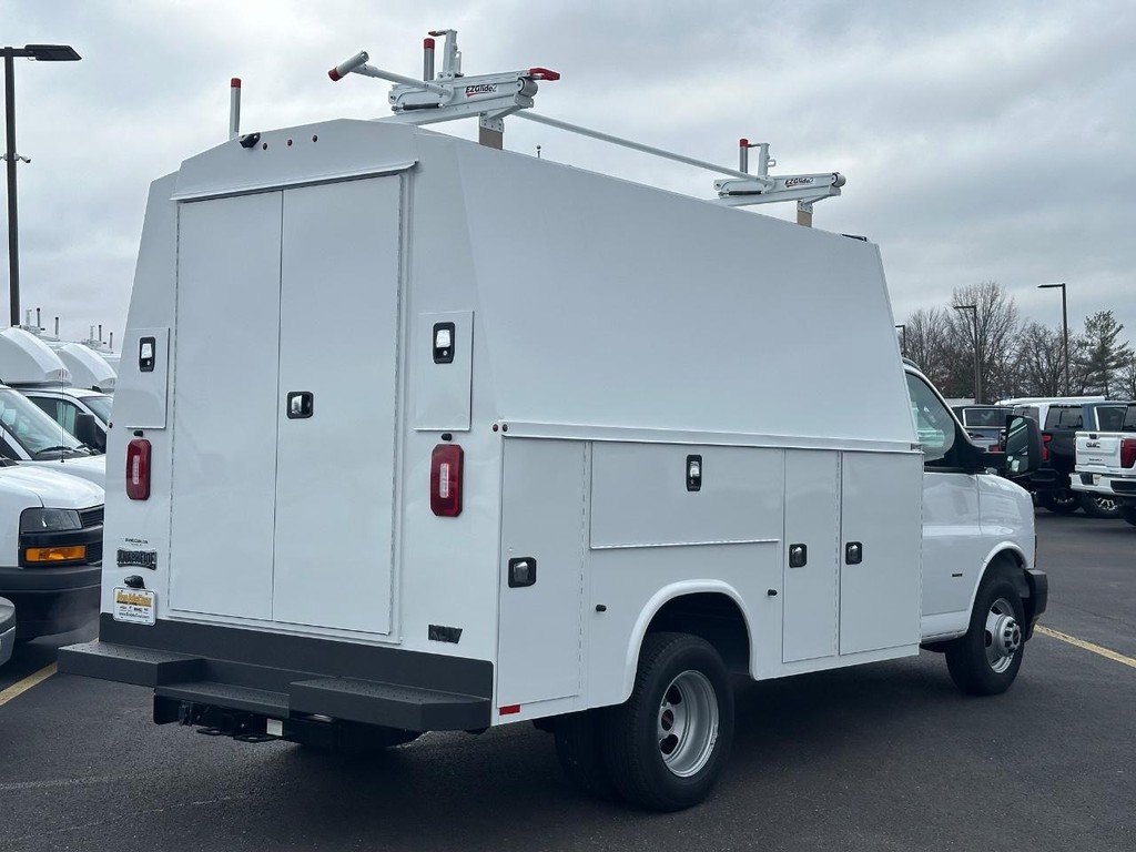 New 2024 GMC Savana 3500 w/ Power Convenience Package RWD image 3