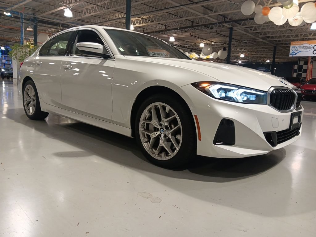 Used 2025 BMW 330i xDrive Sedan w/ Premium Package AWD/4WD image 1