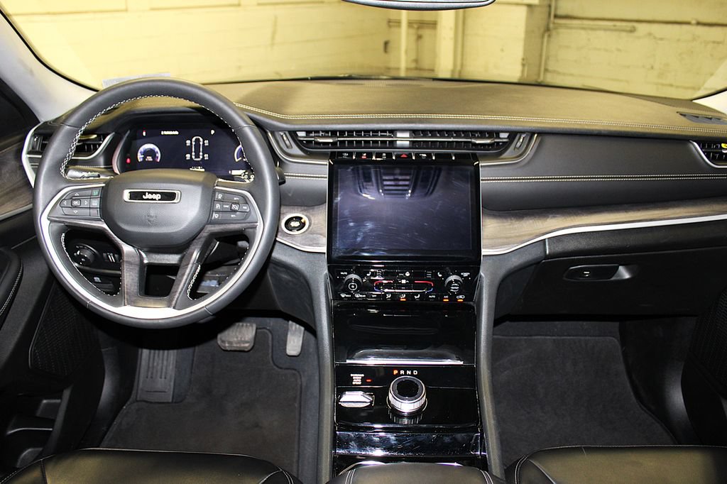Certified 2023 Jeep Grand Cherokee L Limited AWD/4WD image 9
