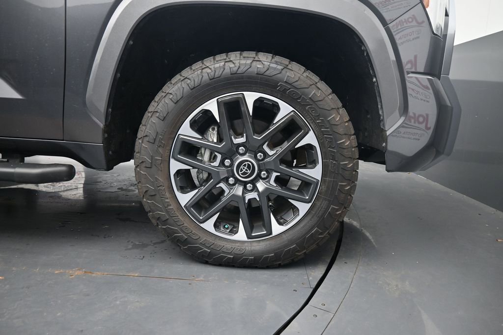 Used 2024 Toyota Tundra Limited AWD/4WD image 11