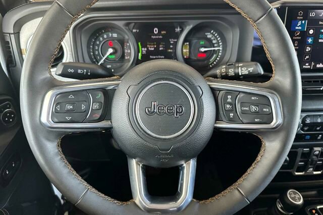 Used 2024 Jeep Wrangler Unlimited Sahara AWD/4WD image 20