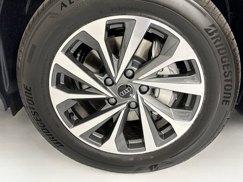 Used 2025 Audi Q6 e-tron Premium Plus image 33