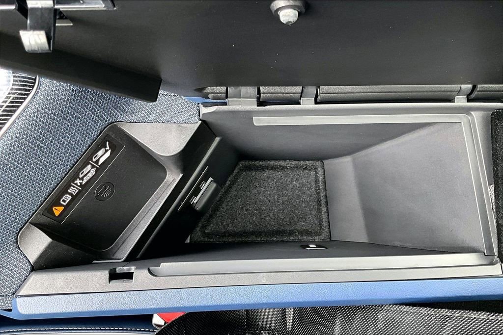 Certified 2025 Cadillac Optiq Luxury 2 w/ LPO, Floor Liner Package AWD/4WD image 16
