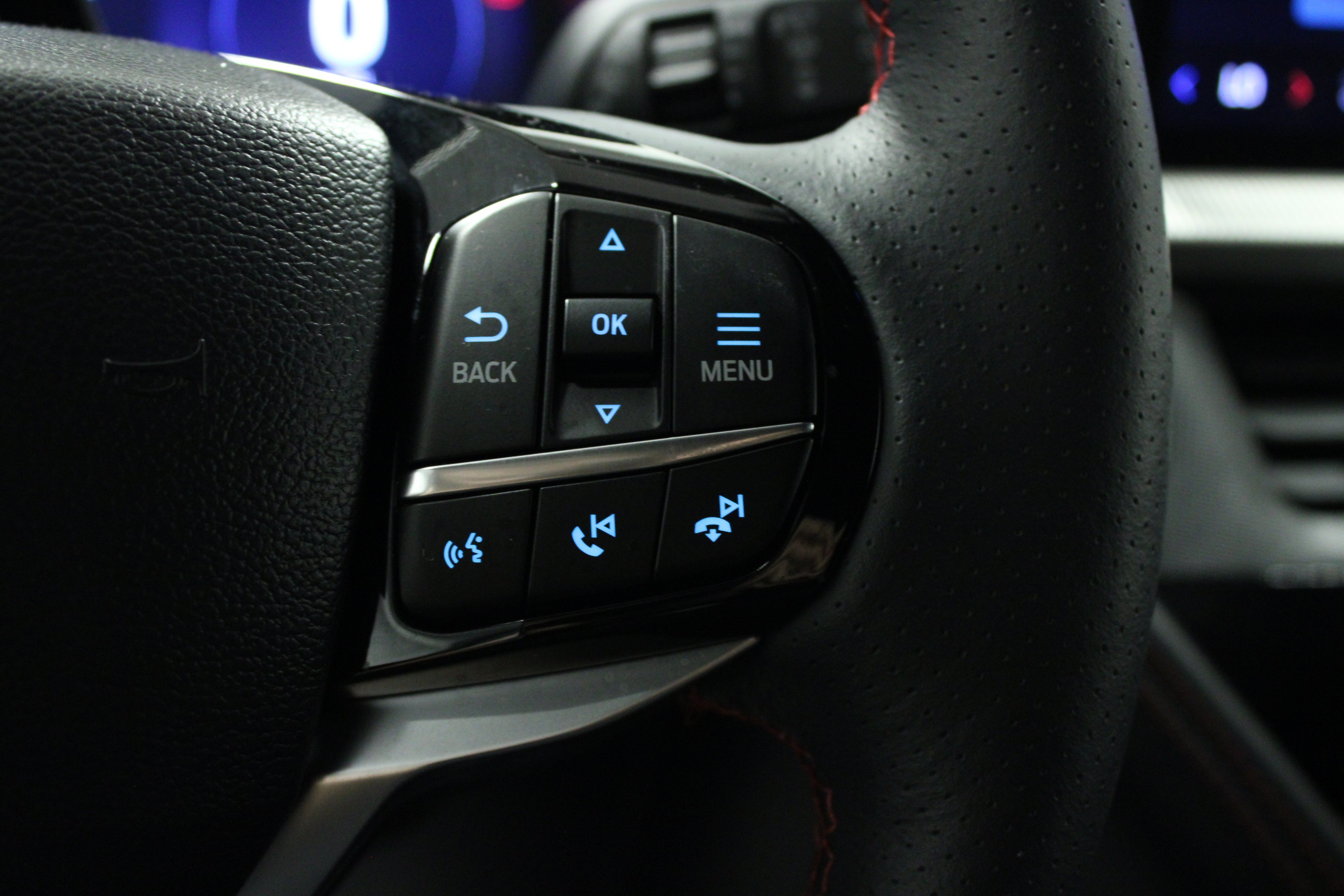 Used 2025 Ford Explorer ST-Line w/ Premium Package RWD image 22