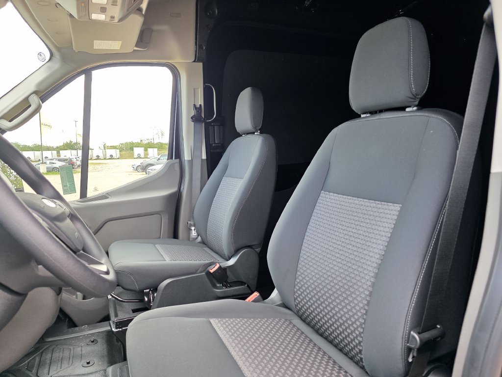 New 2026 Ford Transit 250 148 Medium Roof w/ Load Area Protection Package RWD image 15
