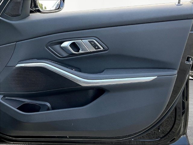 Used 2021 BMW 330i Sedan w/ Premium Package RWD image 29