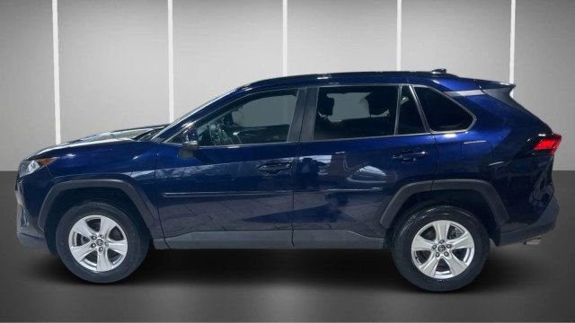 Used 2020 Toyota RAV4 XLE w/ Convenience Package image 7