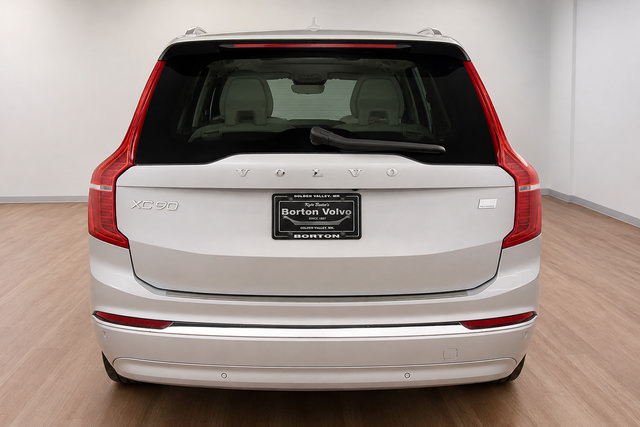 Certified 2024 Volvo XC90 T8 Ultimate w/ Lounge Package AWD/4WD image 4