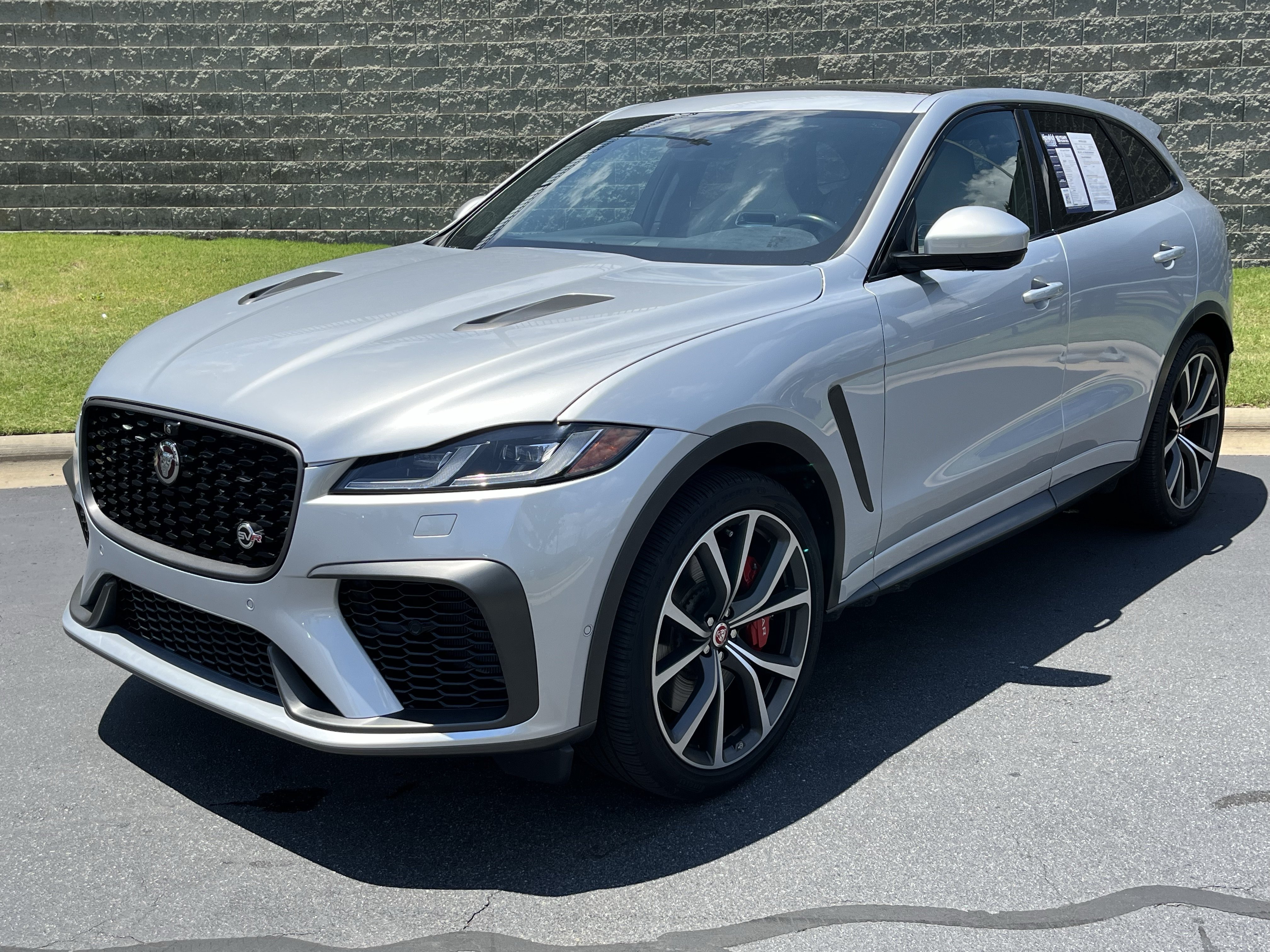 Used 2022 Jaguar F-PACE SVR AWD/4WD video 1
