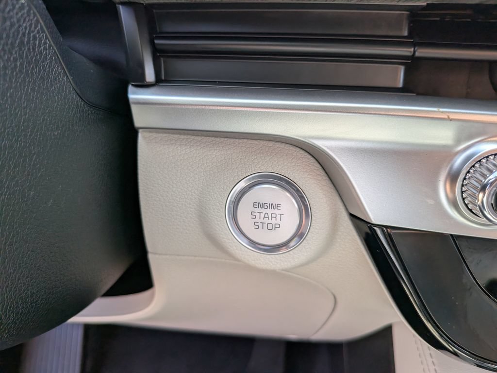 Certified 2024 Kia Telluride EX w/ EX Captain's Chair Package FWD image 30