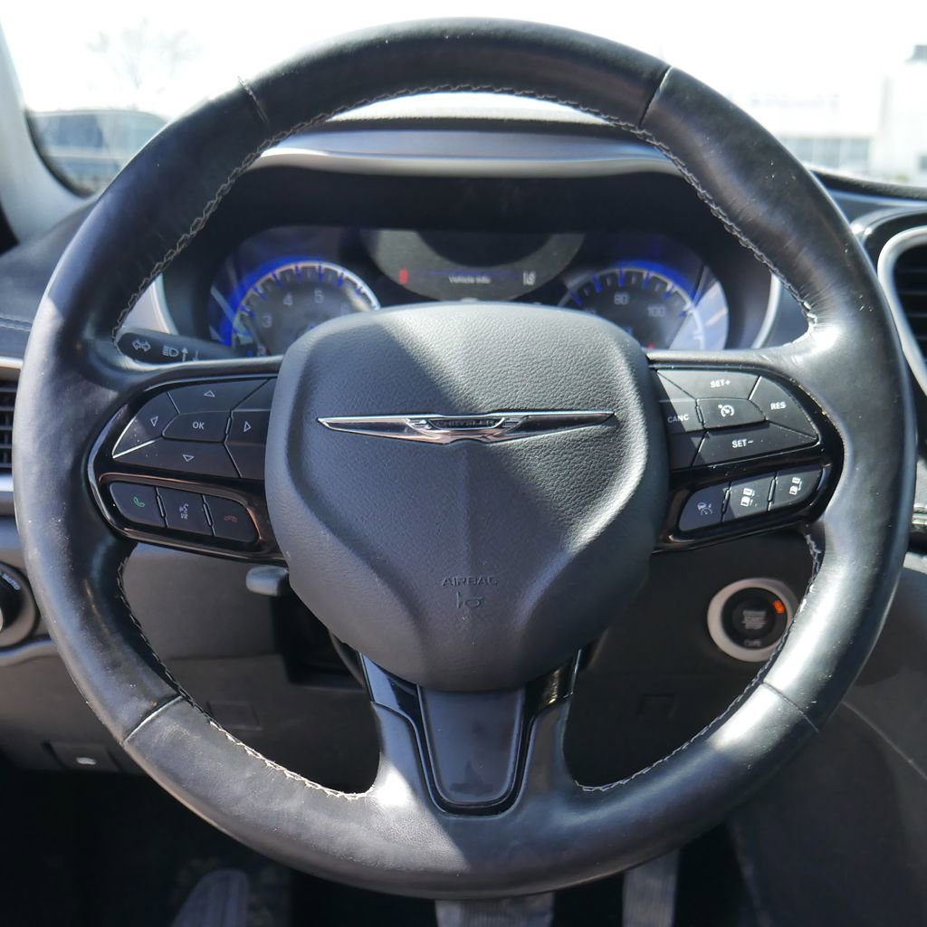 Used 2021 Chrysler Pacifica Touring-L w/ S Appearance Package FWD image 23