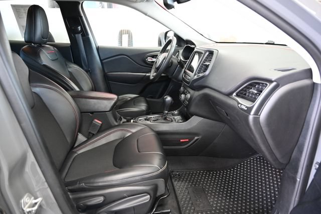 Used 2022 Jeep Cherokee Trailhawk AWD/4WD image 11