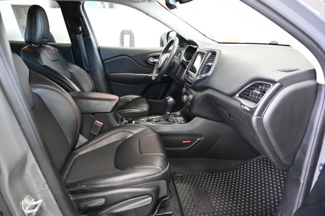 Used 2022 Jeep Cherokee Trailhawk AWD/4WD image 11