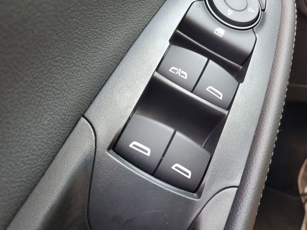 Used 2023 Buick Encore GX Select image 35